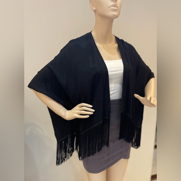 ARITZIA | TALULA | Fawkner Boho Blouse Kimono Cover up with Fringe Size XXS - Picture 2 of 9